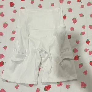 aerie white biker shorts (bnwot)